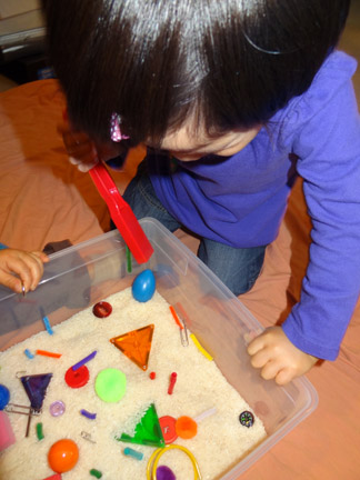 Magnet sensory bin: One of three fun and hands-on science, sensory, and art ideas using magnets. I love these ideas for preschoolers! || Gift of Curiosity