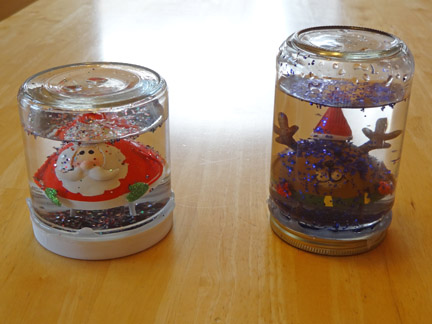 DIY Christmas snow globes >> Gift of Curiosity
