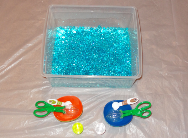 Water bead sensory play || Gift of Curiosity