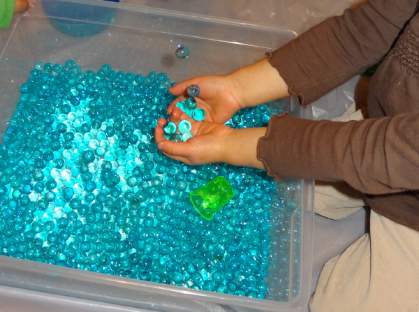Water bead sensory play || Gift of Curiosity