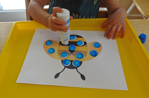 Preschool insect unit activities - Insect Do-A-Dot printables || Gift of Curiosity