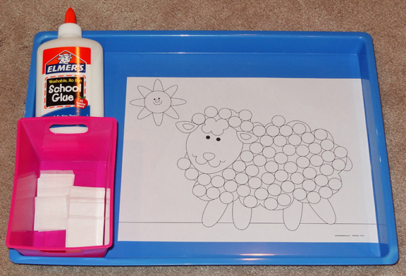 Farm Montessori tray: Put the wool on the sheep || Gift of Curiosity