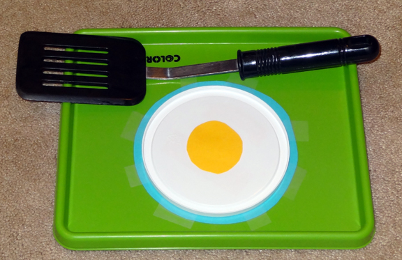 Farm Montessori tray: Flip an egg || Gift of Curiosity