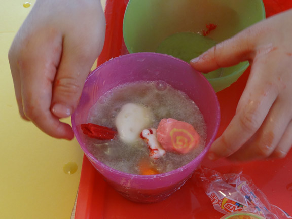Preschool science: Exploring candy that fizzes, pops, dissolves, and more || Gift of Curiosity