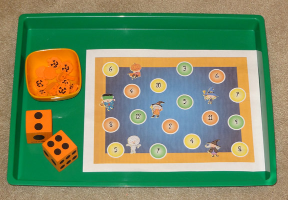 Halloween Montessori activities: Halloween dice game || Gift of Curiosity