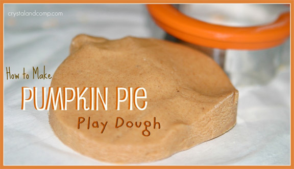 Halloween sensory play ideas: Pumpkin pie play dough from Crystal & Co. @ Gift of Curiosity