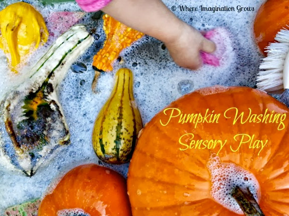 Halloween sensory play ideas: Pumpkin washing sensory station from Where Imagination Grows @ Gift of Curiosity