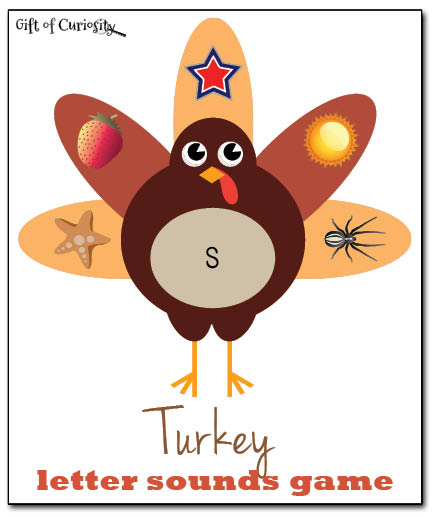 Free Thanksgiving printable: This turkey letter sounds game works on letter recognition and initial sound matching || Gift of Curiosity