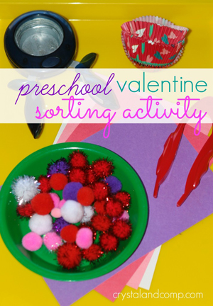 Preschool valentine sorting activity from Crystal & Co.