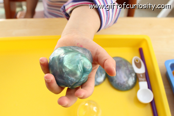 Teaching science to kids using glitter putty || Gift of Curiosity