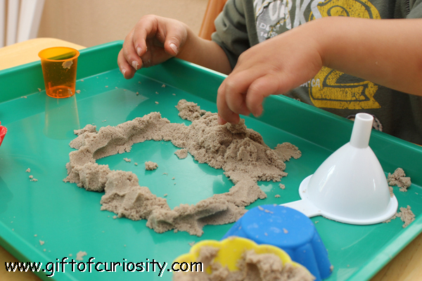 Kinetic sand sensory play 4