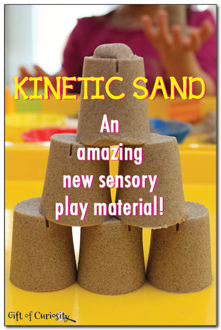 Kinetic sand sensory play - a really amazing new #sensory play material that feels and acts like a combination of wet sand, play dough, and oobleck || Gift of Curiosity