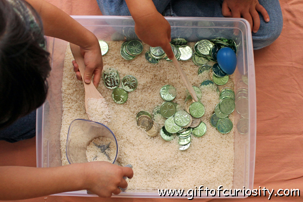 Rice sensory bin challenge - what will kids do when presented with a bin containing nothing more than plain, uncooked rice? #sensoryplay || Gift of Curiosity
