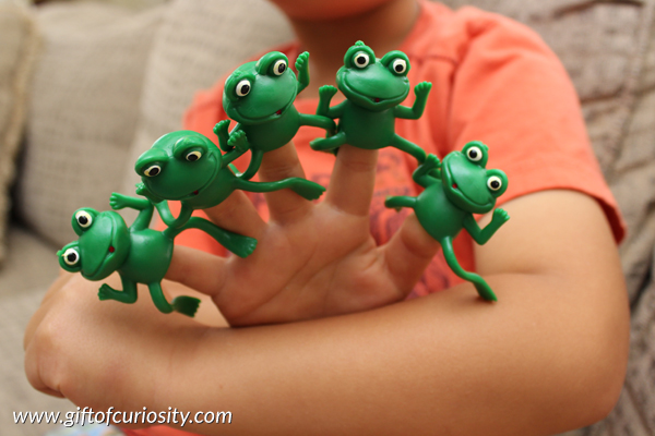 The benefits of using literature-based unit studies: what a literature-based unit study is and how they facilitate learning for kids. Plus a review of Ivy Kids subscription kits with details about their literature-based unit study of the book "Jump, Frog, Jump!" by Robert Kalan. || Gift of Curiosity