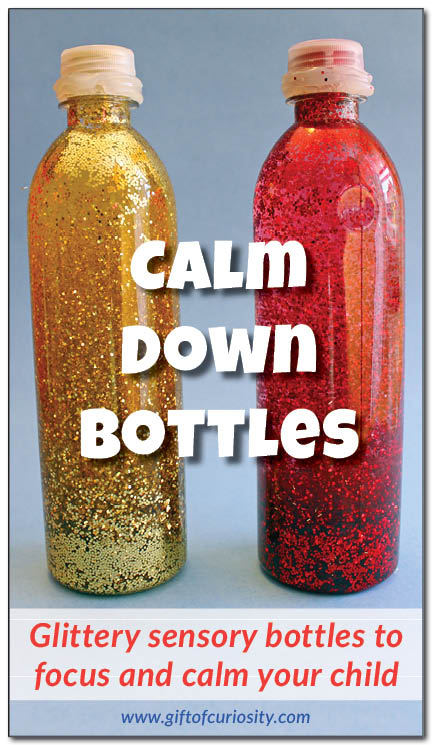 Glittery calm down bottles to help focus and calm your child #sensory || Gift of Curiosity