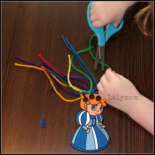 Scissors practice princess doll from Lalymom
