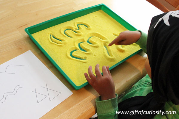 Montessori mapping activities - primitive mapping. #Montessori #geography #mapping || Gift of Curiosity
