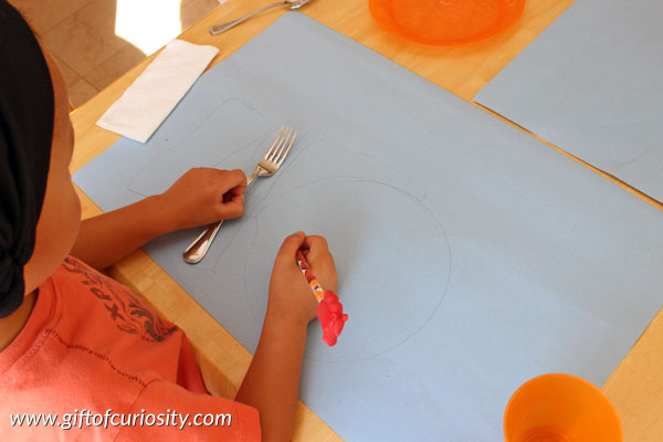 Montessori mapping activities - mapping a table setting. #Montessori #geography #mapping || Gift of Curiosity
