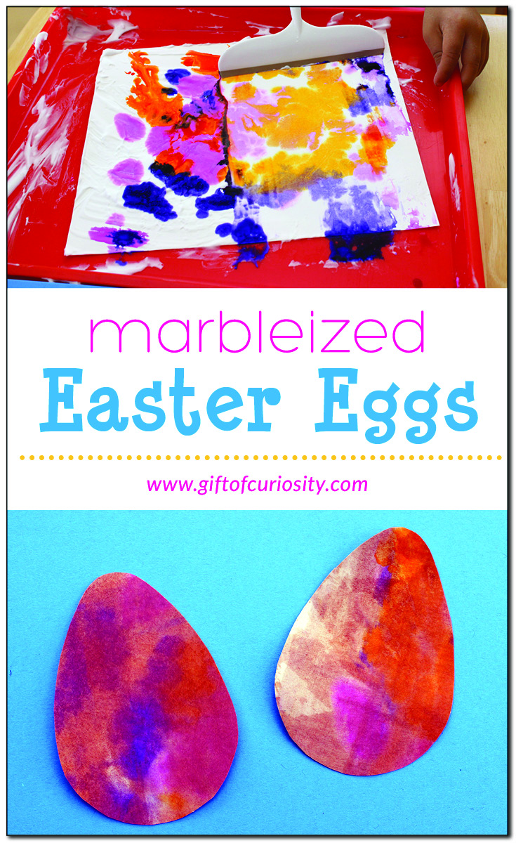 Marbleized Easter egg craft | This is a great Easter craft to do with the kids! So beautiful! | Made with shaving cream and liquid watercolors | #sensoryart #Easter #preschool || Gift of Curiosity