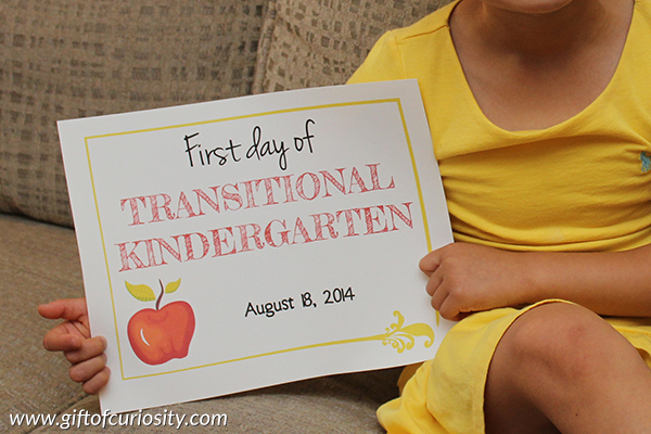 Free printable First Day of School signs for kids starting pre-school through college! These signs are cute, fun, and don't require a lot of ink. || Gift of Curiosity