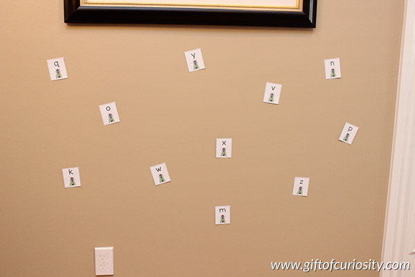 Swat the Fly Alphabet Activity: Grab a copy of this free printable that helps kids learn their letters while "swatting flies" on the wall. This activity is great for kids who love to move! || Gift of Curiosity