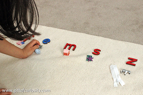 Montessori language activities using miniature objects. Activities for identifying initial sounds. || Gift of Curiosity