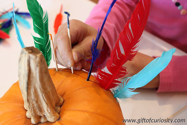Pumpkin turkeys make a great Thanksgiving fine motor craft for kids || Gift of Curiosity